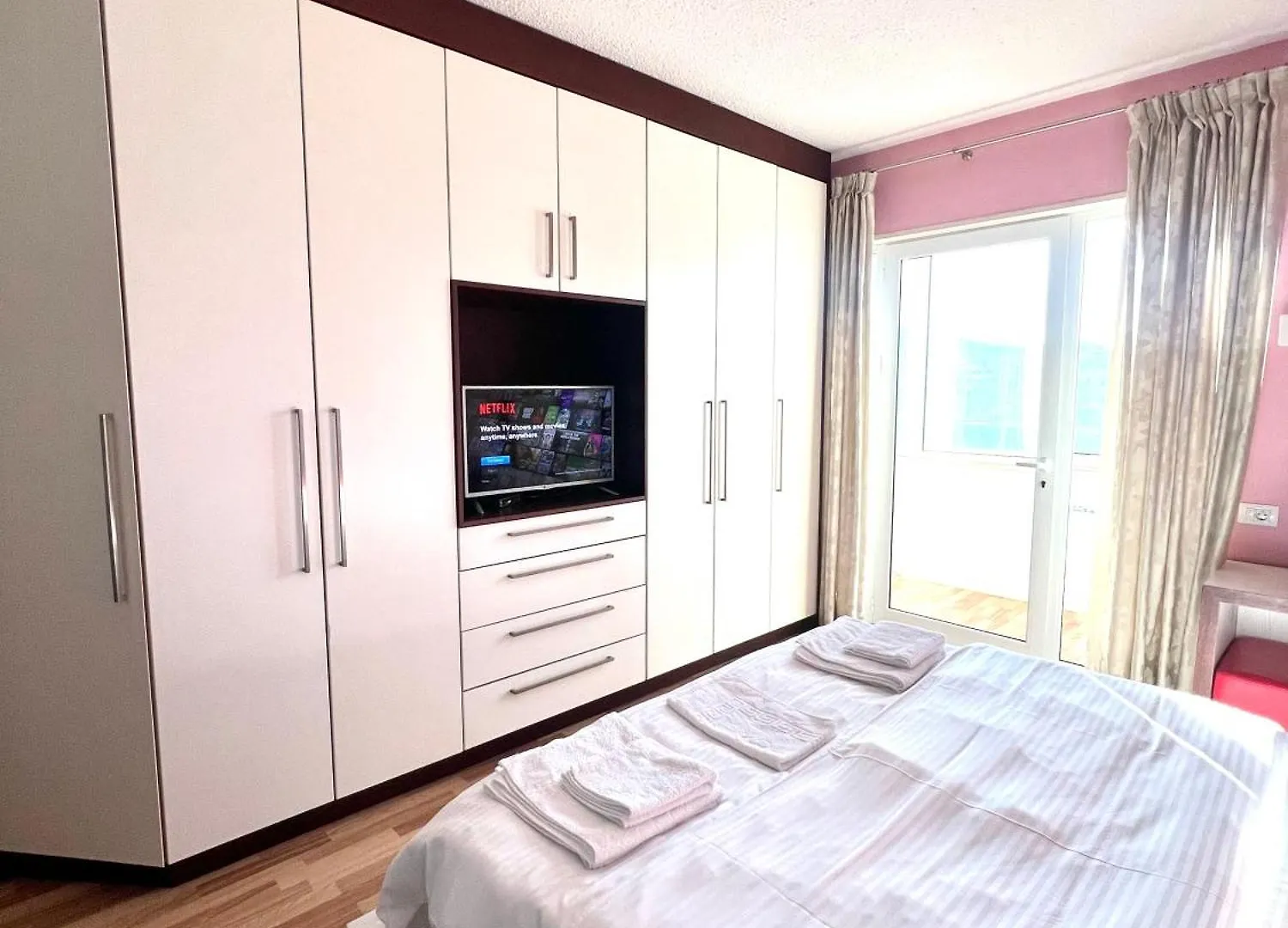 Rolling Apartment Tirana - Near Blloku